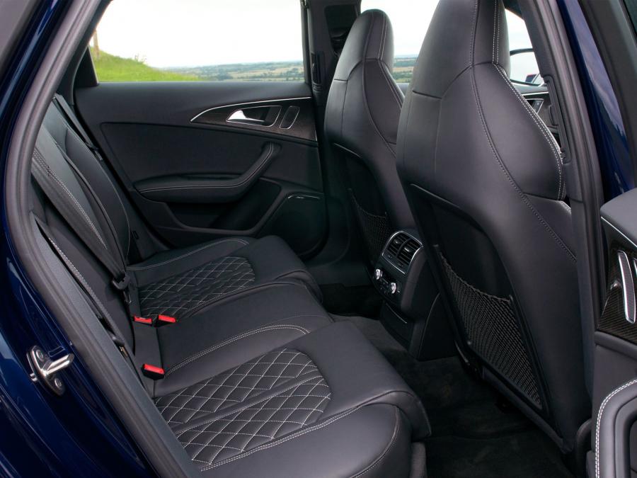 Интерьер Audi S6 Sedan (4G, C7) 2012 года  (UK) (фото 3 из 13)